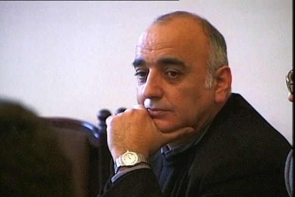 Ձեռքդ ետ տար ցավի վրայից
